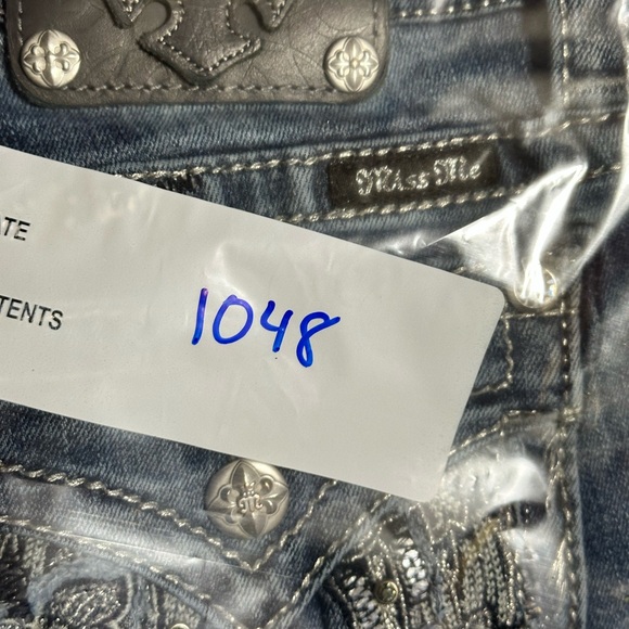 Signature Miss Me Women's Blue Embellished Capri - Picture 14 of 14